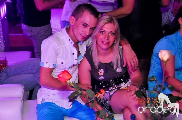 Petrecere în Club Life, 