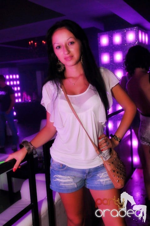 Petrecere în Club Life, 