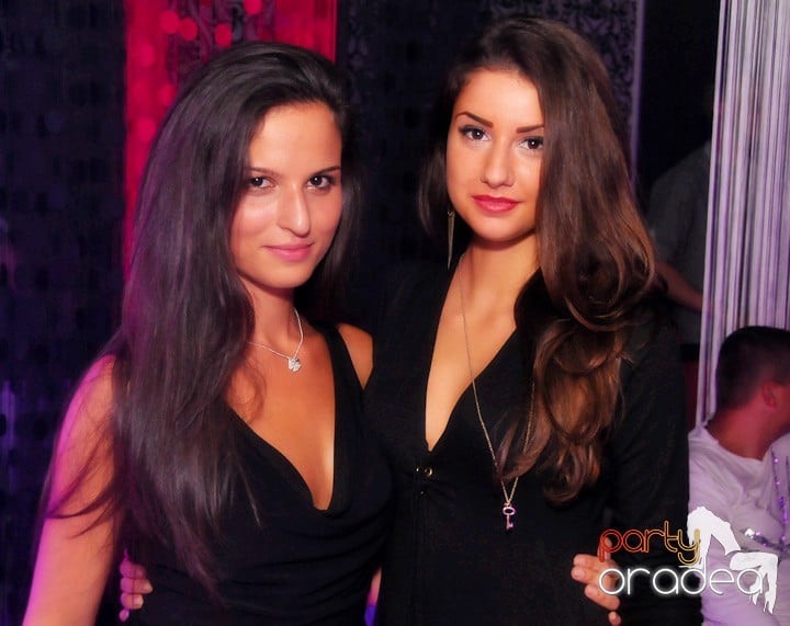 Petrecere în Club Life, 