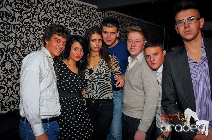 Petrecere în Club Life, 