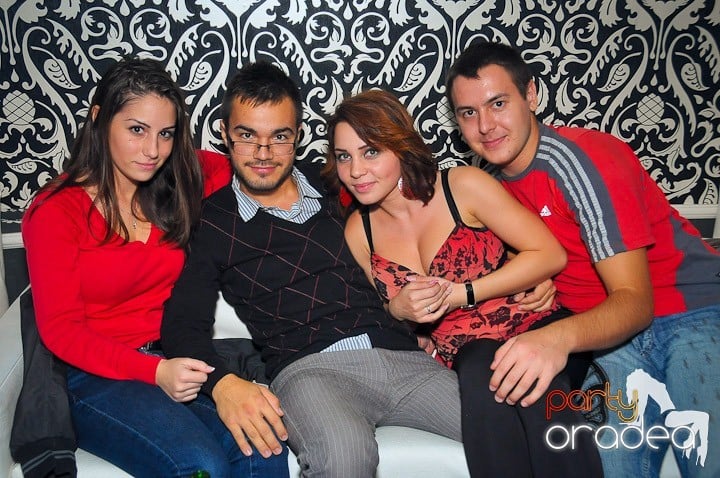 Petrecere în Club Life, 