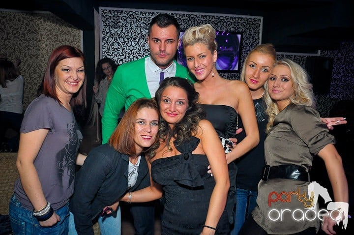 Petrecere în Club Life, 