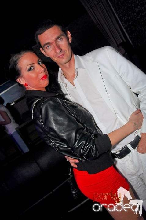 Petrecere în Club Life, 