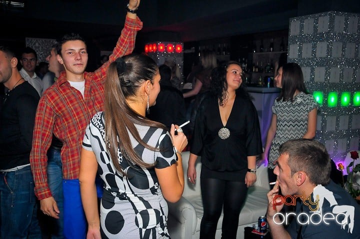 Petrecere în Club Life, 