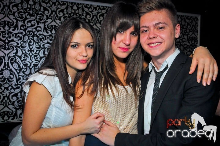 Petrecere în Club Life, 