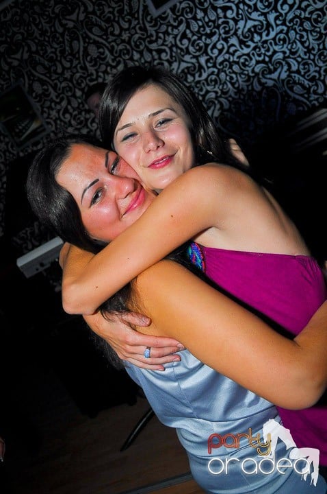 Petrecere în Club Life, 