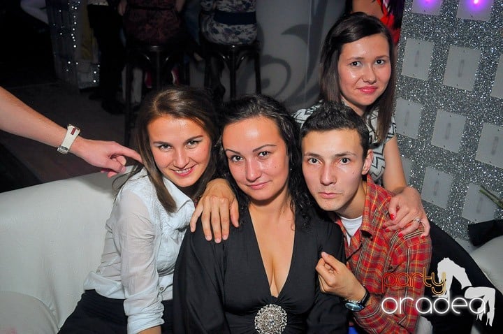 Petrecere în Club Life, 