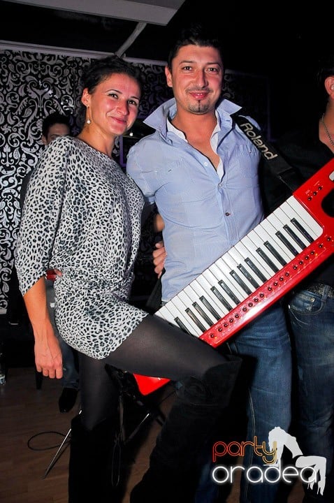 Petrecere în Club Life, 