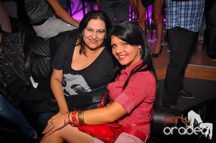 Petrecere în Club Life, 