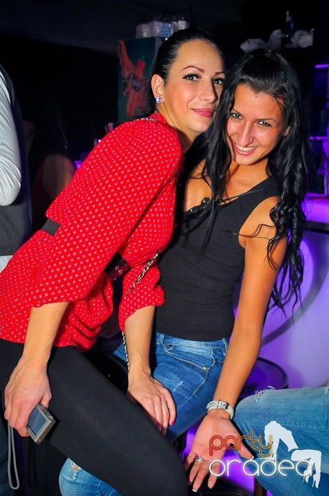 Petrecere în Club Life, 