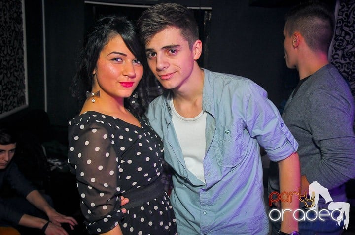 Petrecere în Club Life, 