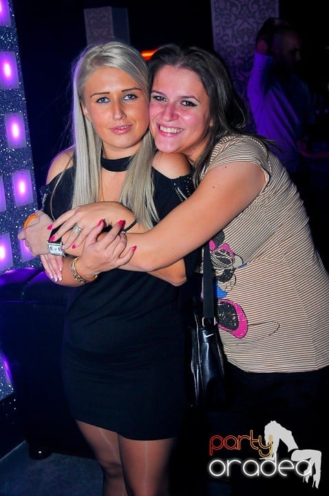 Petrecere în Club Life, 