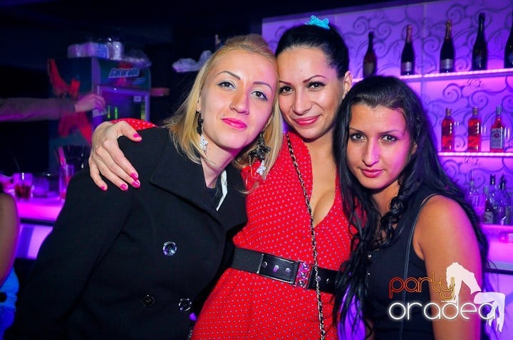 Petrecere în Club Life, 