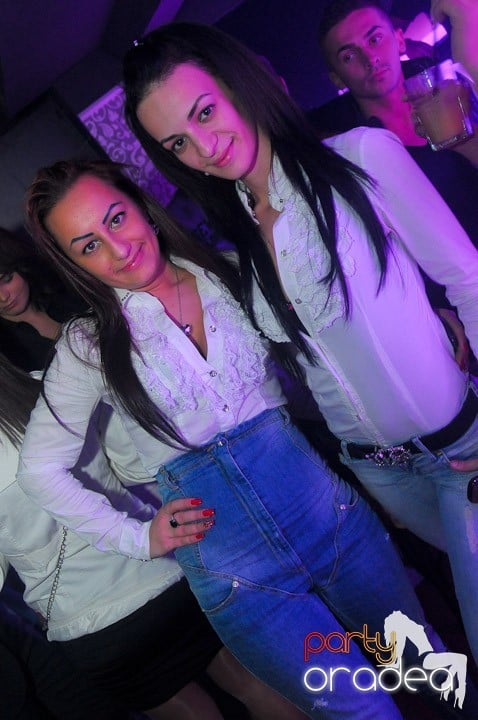 Petrecere în Club Life, 