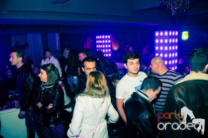 Petrecere în Club Life, 