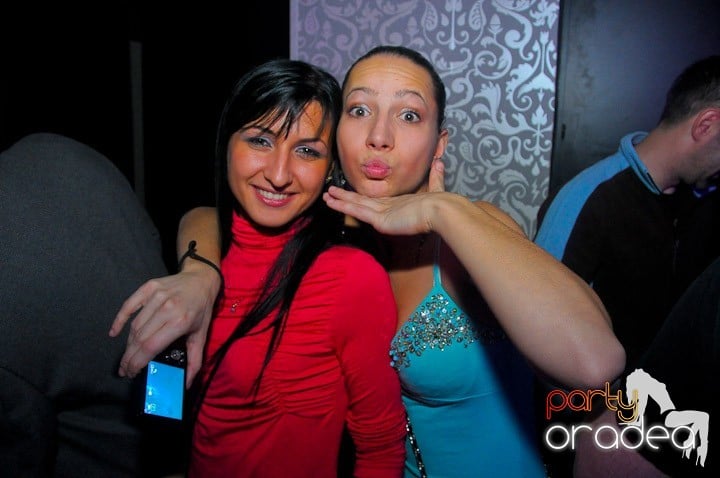 Petrecere în Club Life, 