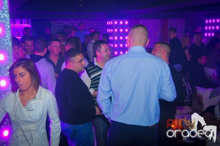 Petrecere în Club Life, 
