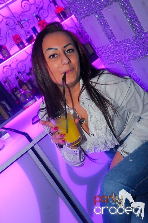 Petrecere în Club Life, 