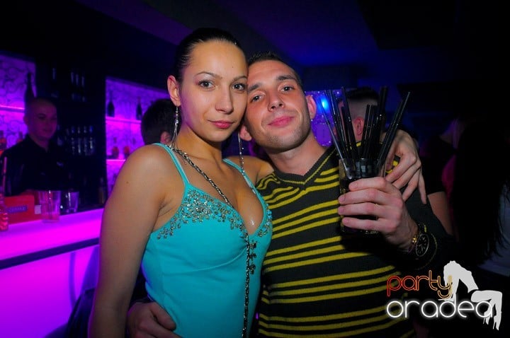 Petrecere în Club Life, 