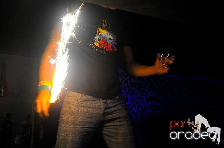 Petrecere în Club Life, 