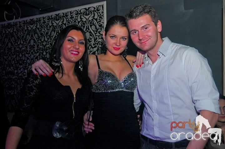Petrecere în Club Life, 