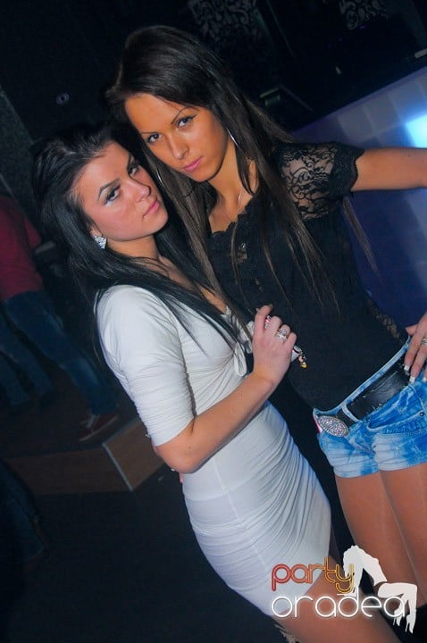 Petrecere în Club Life, 
