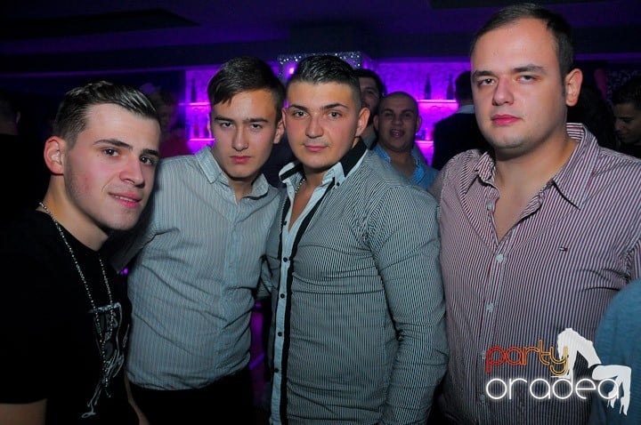 Petrecere în Club Life, 