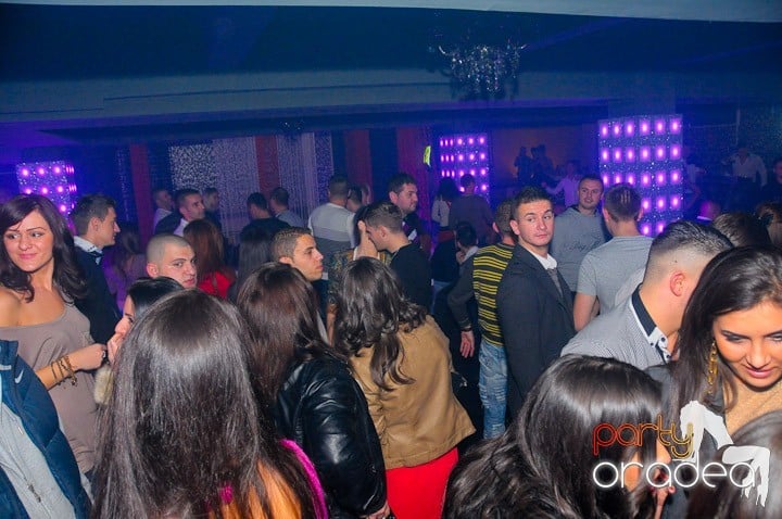 Petrecere în Club Life, 