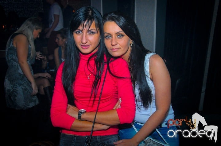 Petrecere în Club Life, 