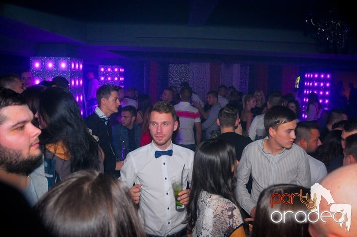 Petrecere în Club Life, 