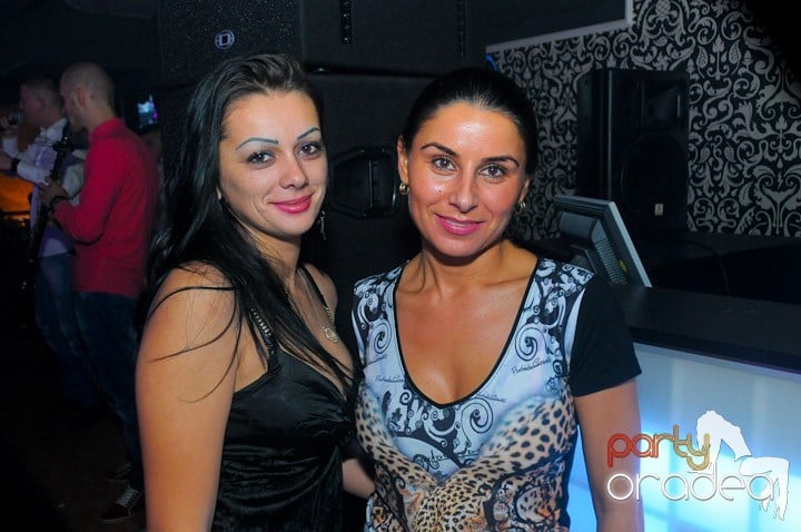 Petrecere în Club Life, 