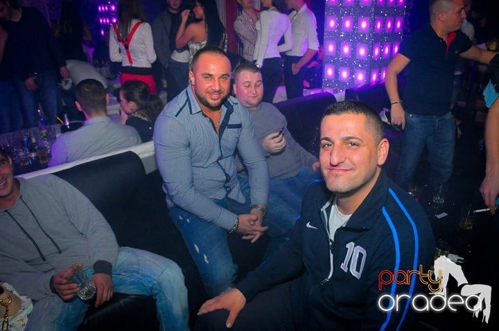 Petrecere în Club Life, 