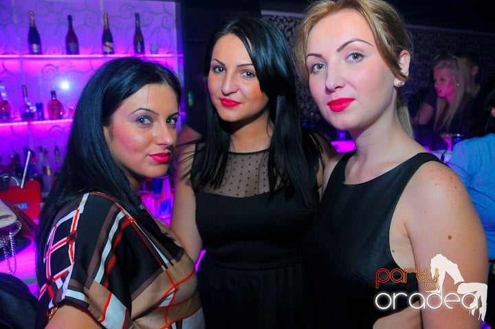 Petrecere în Club Life, 