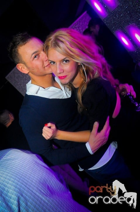 Petrecere în Club Life, 