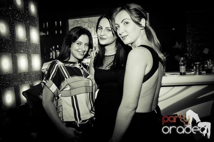 Petrecere în Club Life, 