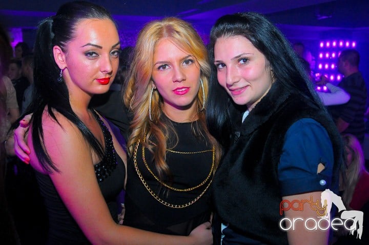 Petrecere în Club Life, 