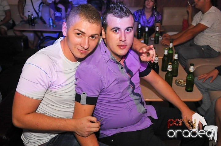 Petrecere în Club Rio, 