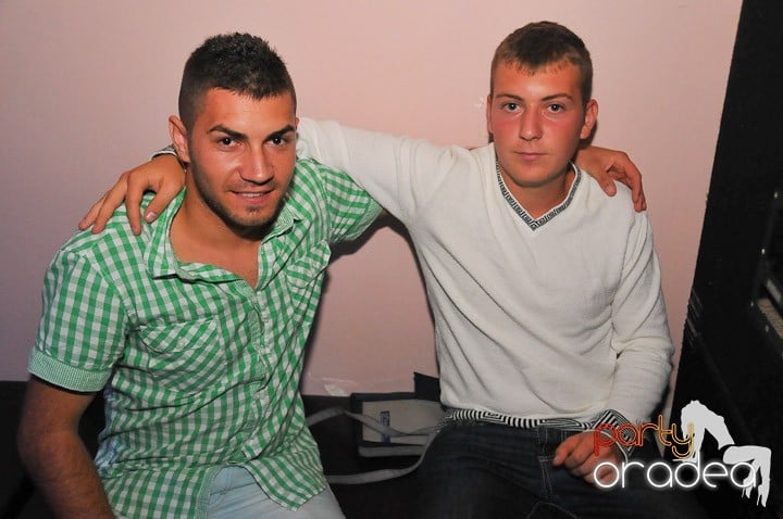 Petrecere în Club Rio, 