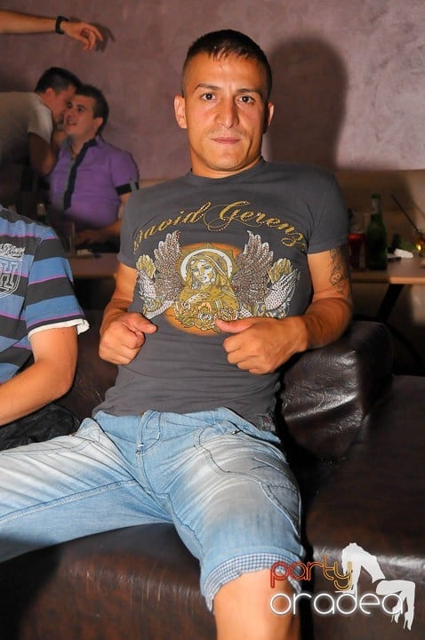 Petrecere în Club Rio, 