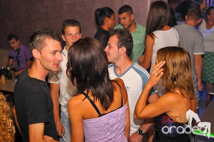 Petrecere în Club Rio, 