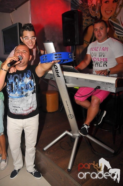 Petrecere în Club Rio, 