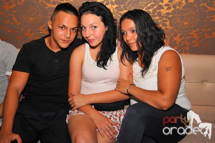 Petrecere în Club Rio, 