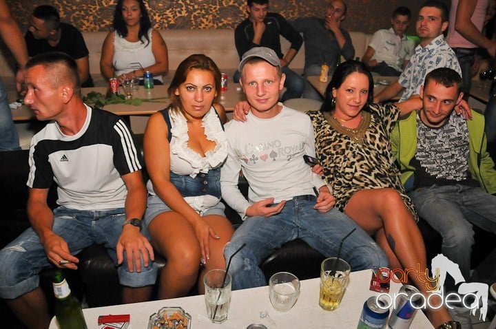 Petrecere în Club Rio, 