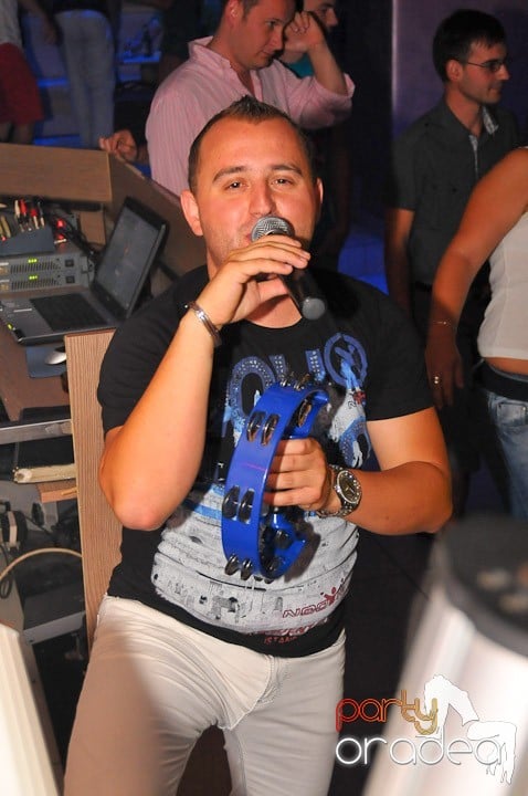 Petrecere în Club Rio, 