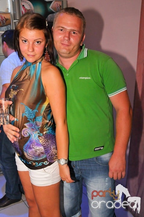 Petrecere în Club Rio, 