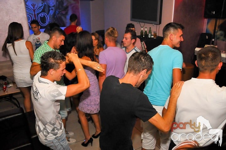 Petrecere în Club Rio, 