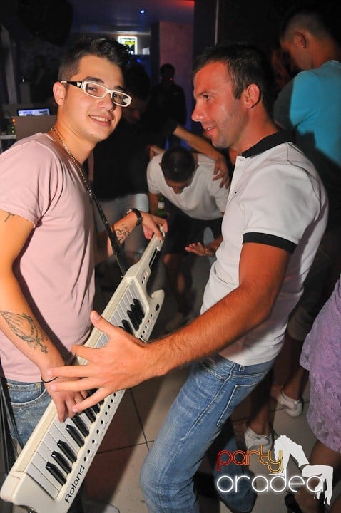 Petrecere în Club Rio, 