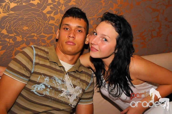 Petrecere în Club Rio, 