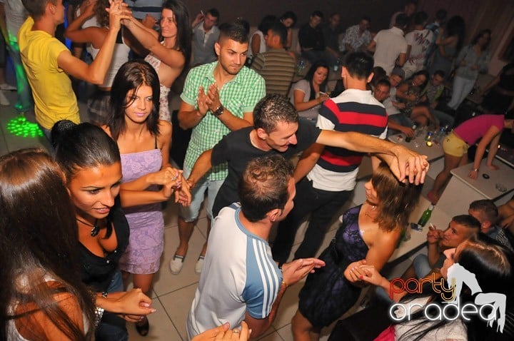 Petrecere în Club Rio, 