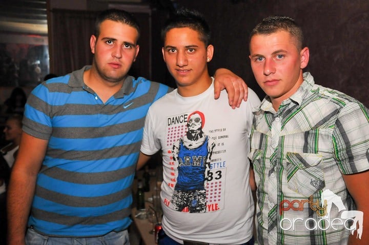 Petrecere în Club Rio, 